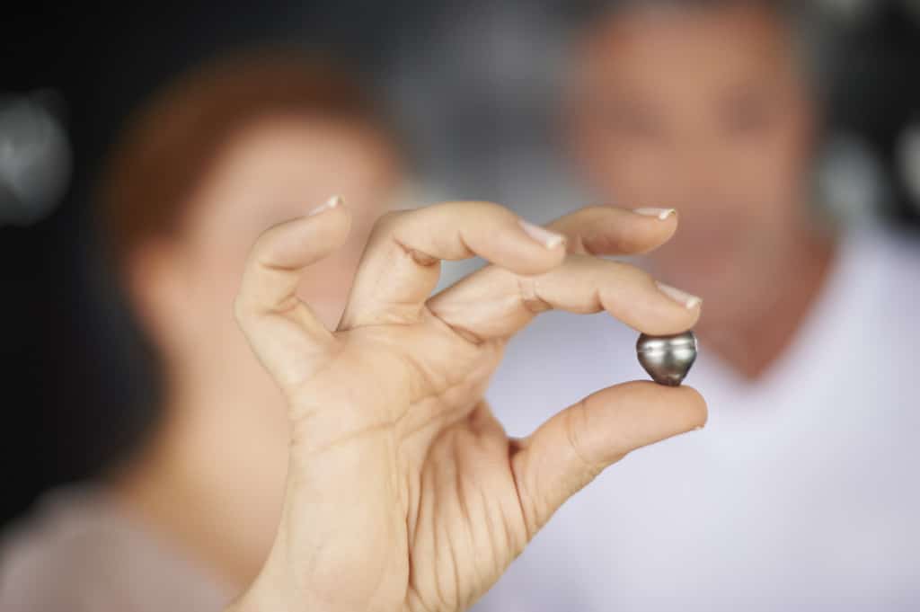 Tahiti Cruise Looking For Black Pearls